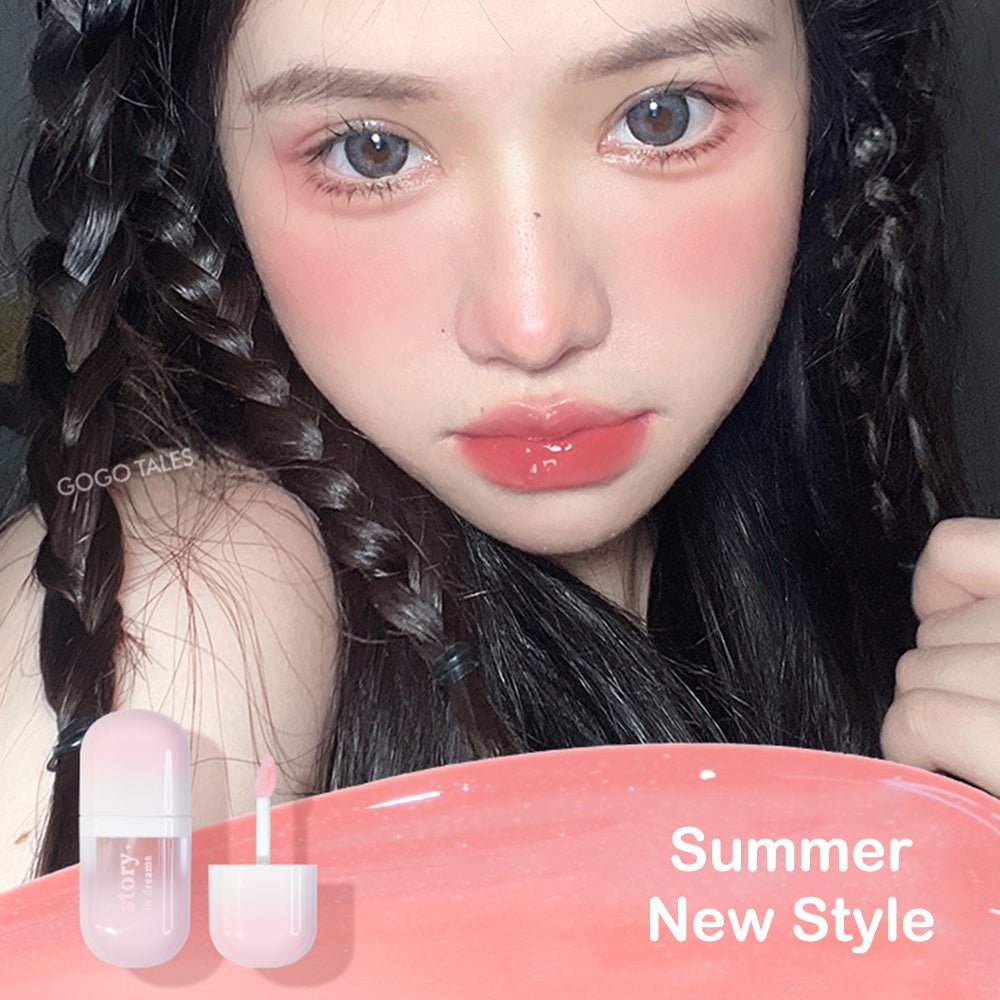 GOGOTALES Streamer Lipstick model lip swatch.